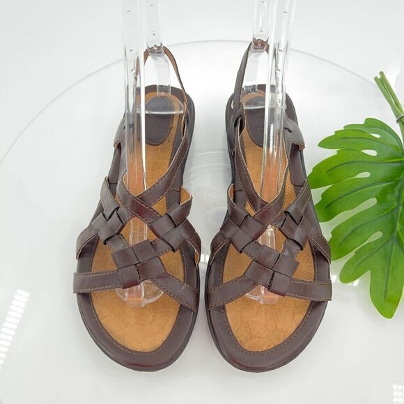 Born Kesia Women's Sandal Size 9 Strappy Gladiator Brown Flat Straps Vegan - Picture 1 of 13